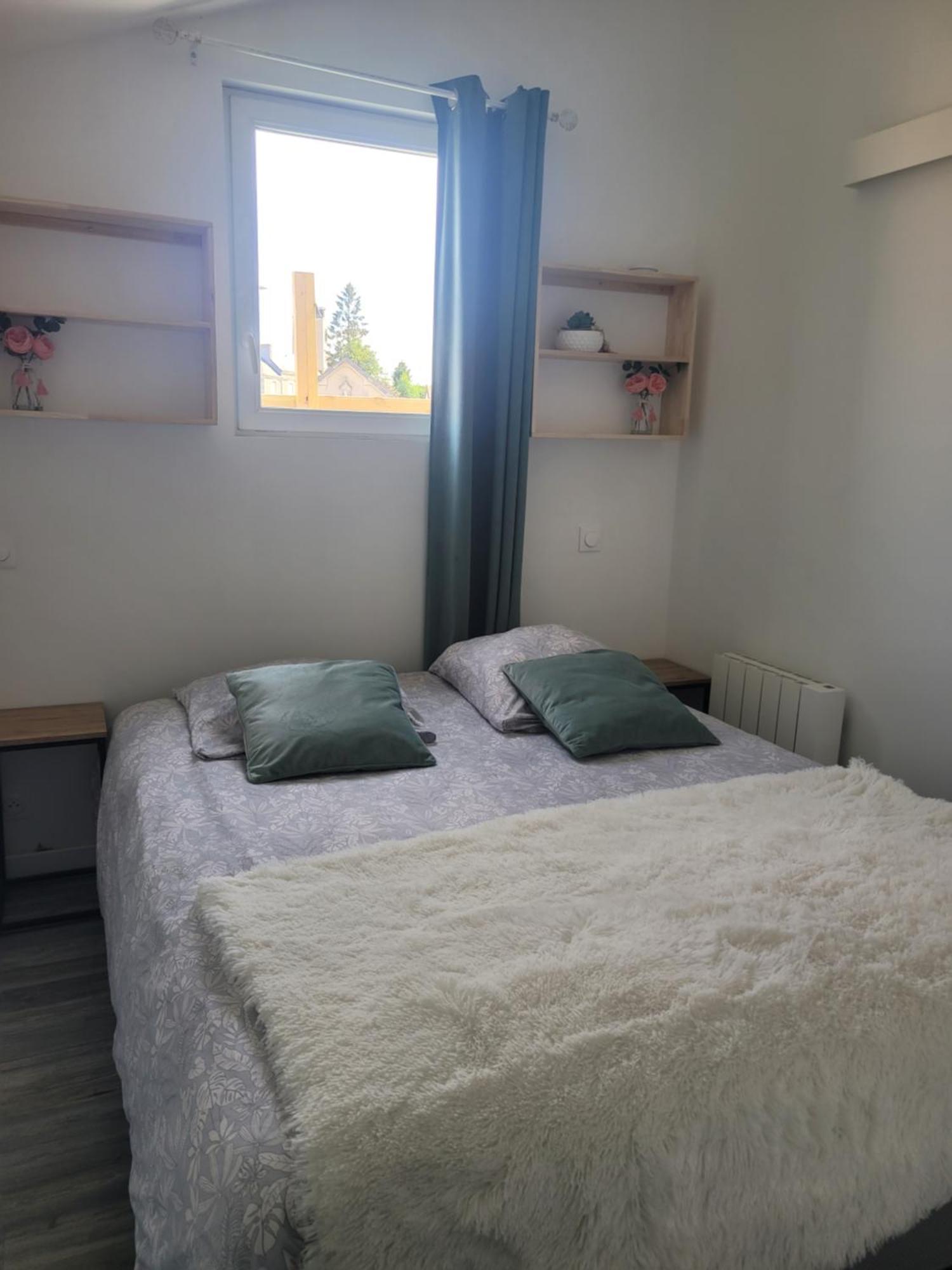 Le Studio Saint-Pierre-Montlimart Екстериор снимка